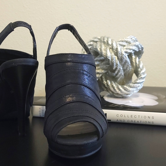 Heels - Picture 3 of 9